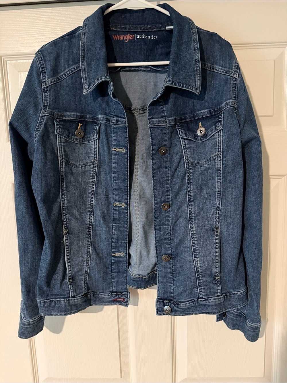 Wrangler Denim Jacket in Medium Blue